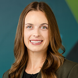 Lauren-Poniatowski-Headshot
